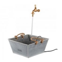 Tap fountain in square galvanised basin Tap fountain in square galvanised basin